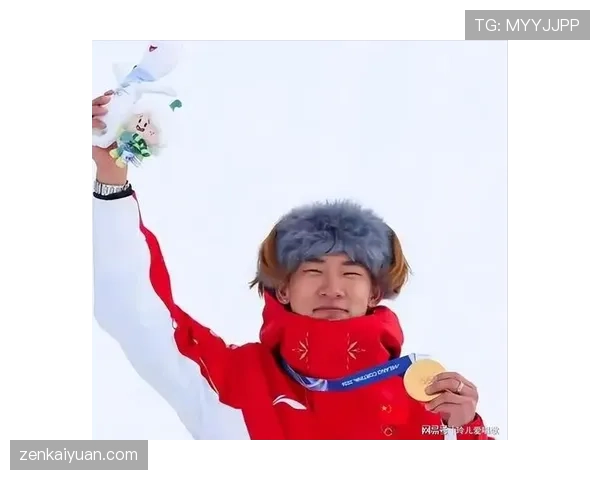 刚刷到苏翊鸣家随手一叠帽子——每顶的价格都能顶我半年的房租